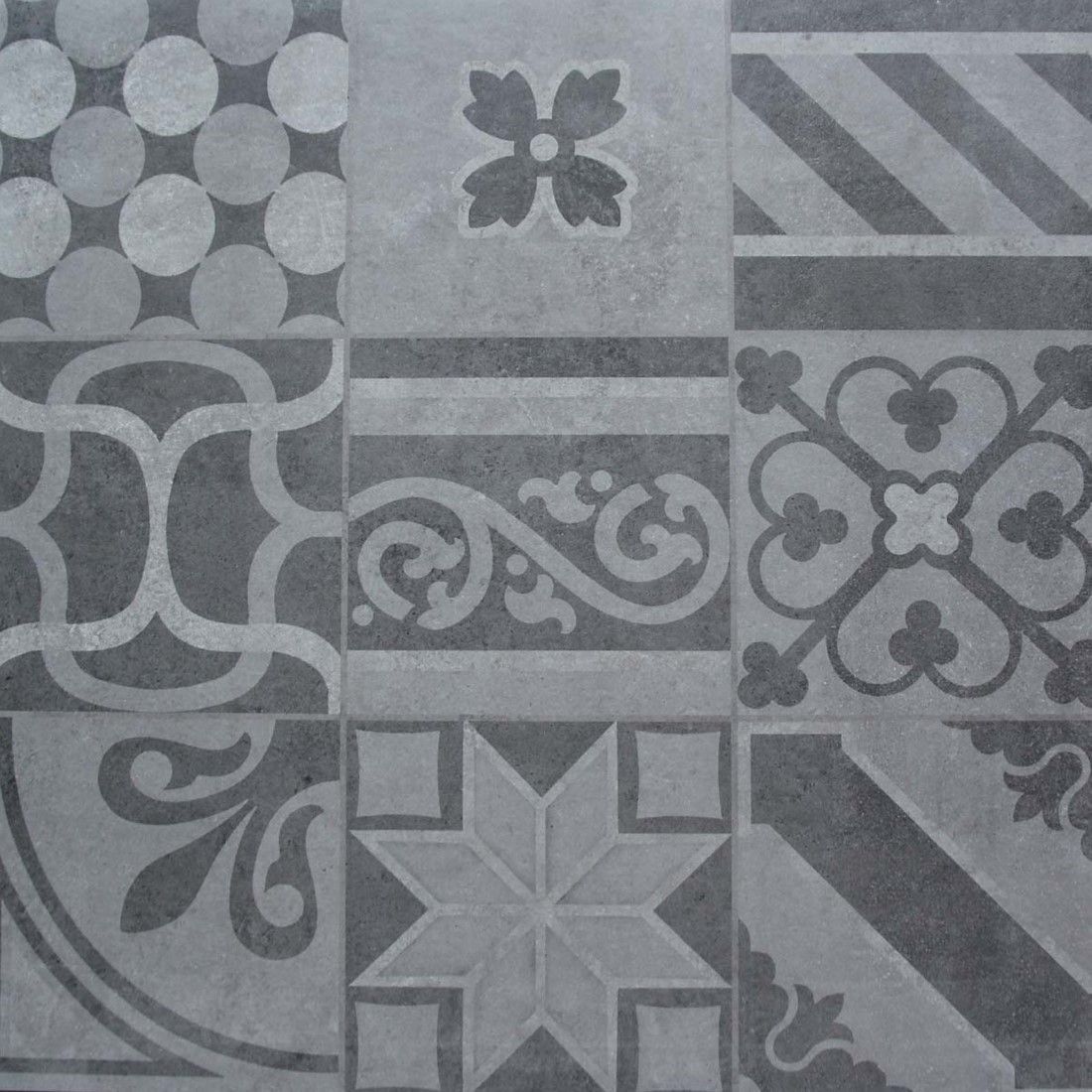 Terras met keramische tuintegels in decor
